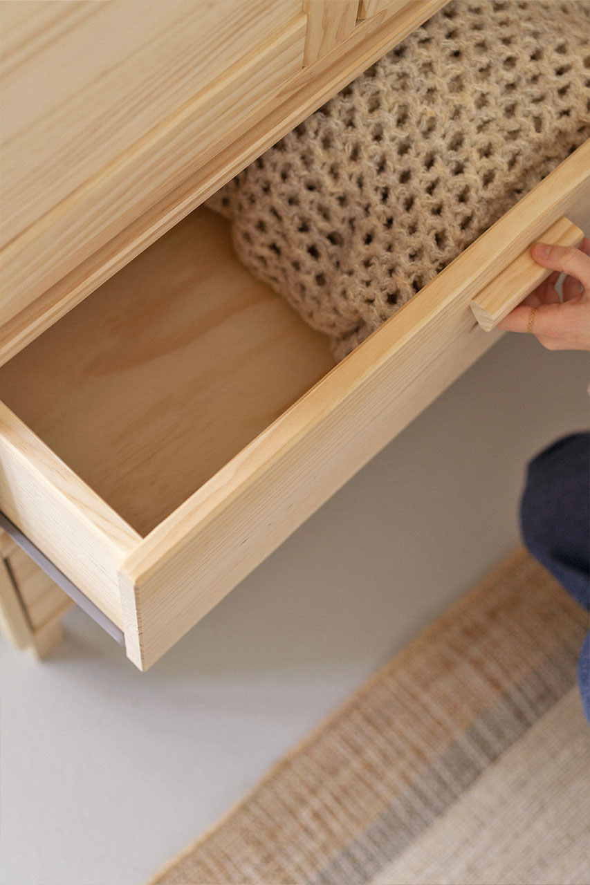 Imagen de ambiente 3 para:Armario bajo con 2 cajones de madera natural